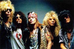 El grupo californiano Guns N' Roses con sus 4 componentes.